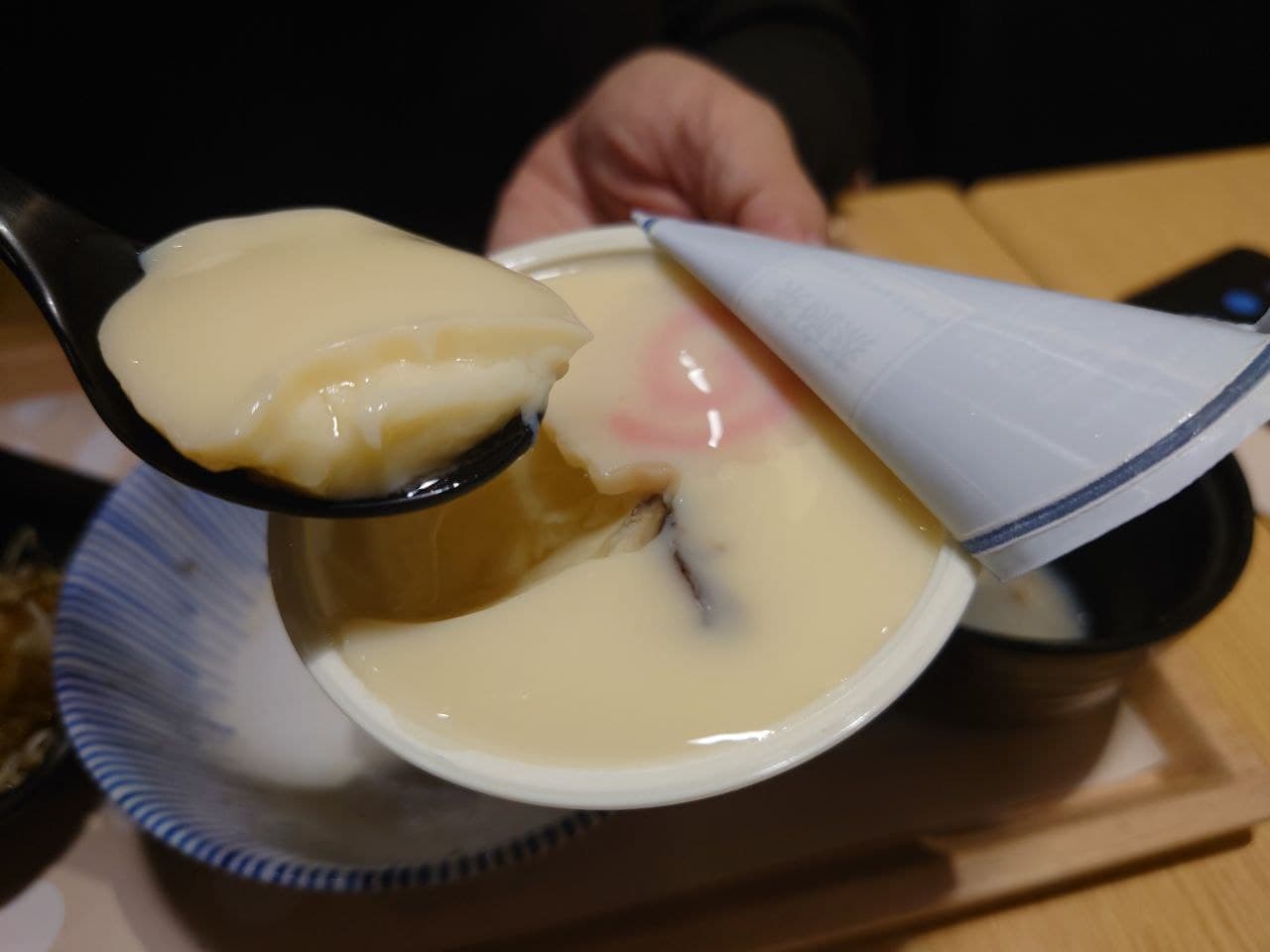 連鎖餐廳┃爭鮮品牌「定食8」 厚切豬排 唐揚雞 豚燒丼 高麗菜絲味噌湯白飯免費享用