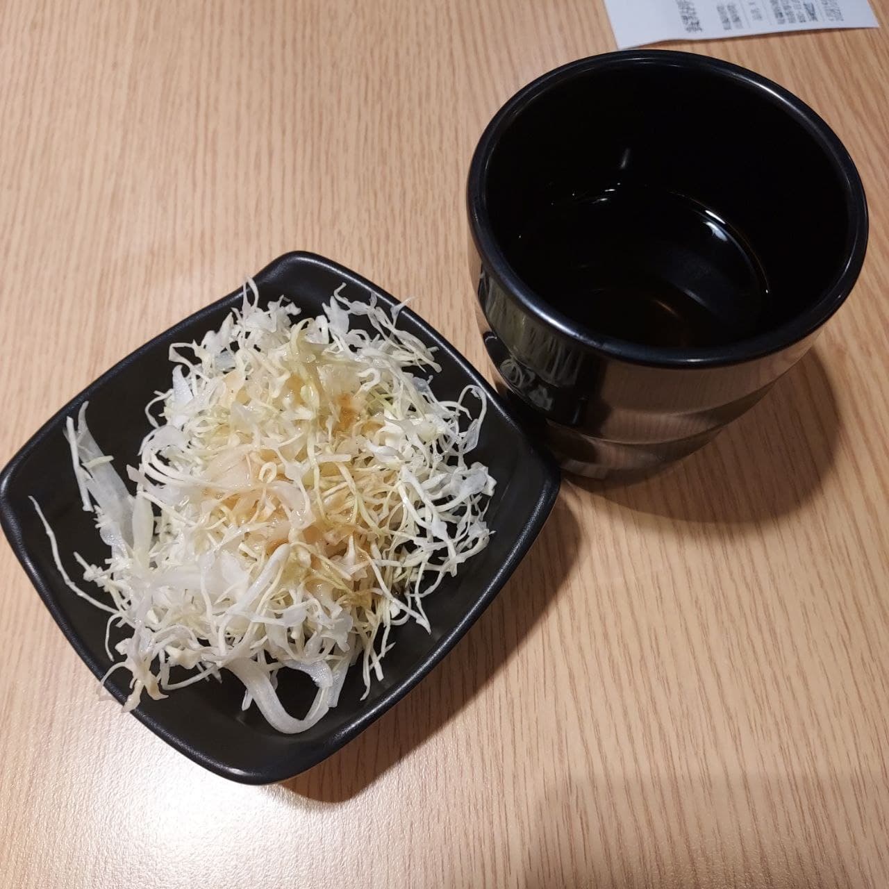 連鎖餐廳┃爭鮮品牌「定食8」 厚切豬排 唐揚雞 豚燒丼 高麗菜絲味噌湯白飯免費享用