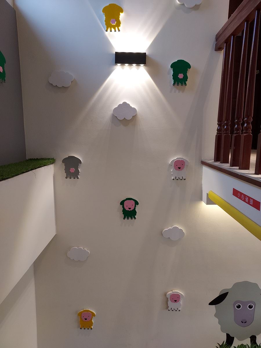 南投清境┃一日行程 下大雨跳過清境農場直接去武嶺 狂風暴雨只有5度很冷 小瑞士花園吃拉麵 山櫻開的美 - 第51張圖 南投清境┃一日行程 下大雨跳過清境農場直接去武嶺 狂風暴雨只有5度很冷 小瑞士花園吃拉麵 山櫻開的美