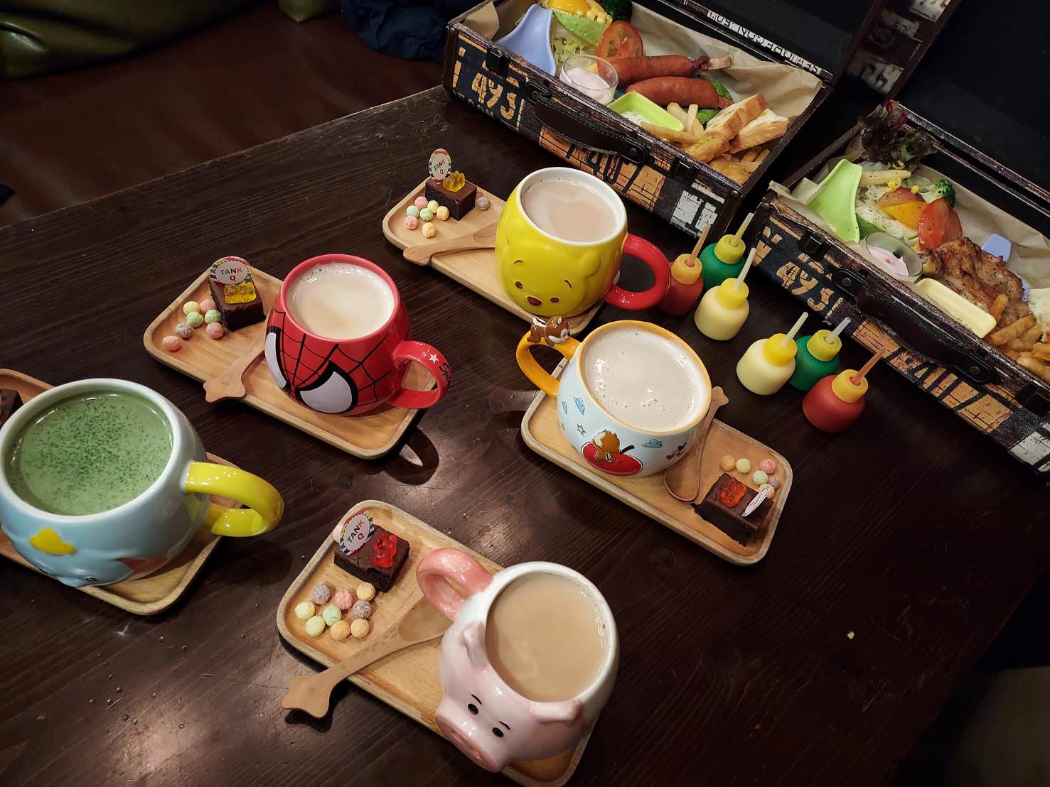 (台北早午餐)松江南京站 TankQ Cafe & Bar (附菜單)行李箱打開吃 一群迪士尼娃娃陪你吃飯 - 第13張圖 (台北早午餐)松江南京站 TankQ Cafe & Bar (附菜單)行李箱打開吃 一群迪士尼娃娃陪你吃飯