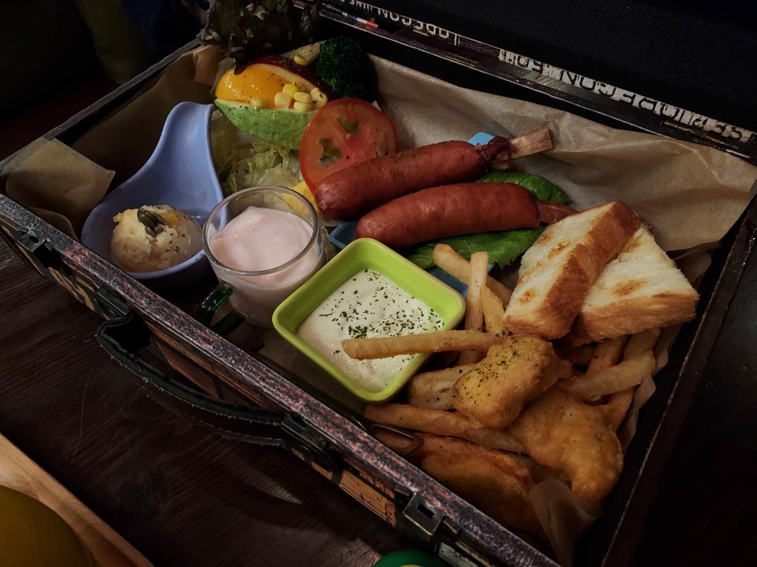 (台北早午餐)松江南京站 TankQ Cafe & Bar (附菜單)行李箱打開吃 一群迪士尼娃娃陪你吃飯 - 第14張圖 (台北早午餐)松江南京站 TankQ Cafe & Bar (附菜單)行李箱打開吃 一群迪士尼娃娃陪你吃飯