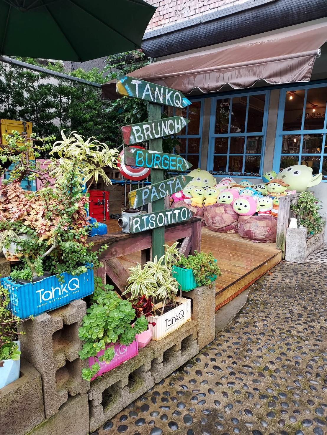 (台北早午餐)松江南京站 TankQ Cafe & Bar (附菜單)行李箱打開吃 一群迪士尼娃娃陪你吃飯 - 第4張圖 (台北早午餐)松江南京站 TankQ Cafe & Bar (附菜單)行李箱打開吃 一群迪士尼娃娃陪你吃飯