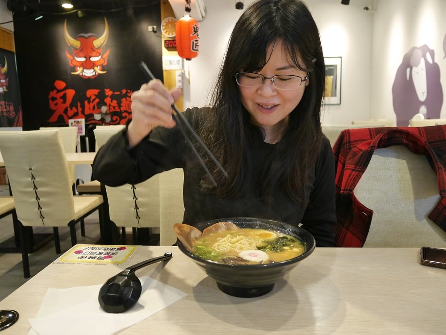 南投清境┃一日行程 下大雨跳過清境農場直接去武嶺 狂風暴雨只有5度很冷 小瑞士花園吃拉麵 山櫻開的美 - 第22張圖 南投清境┃一日行程 下大雨跳過清境農場直接去武嶺 狂風暴雨只有5度很冷 小瑞士花園吃拉麵 山櫻開的美