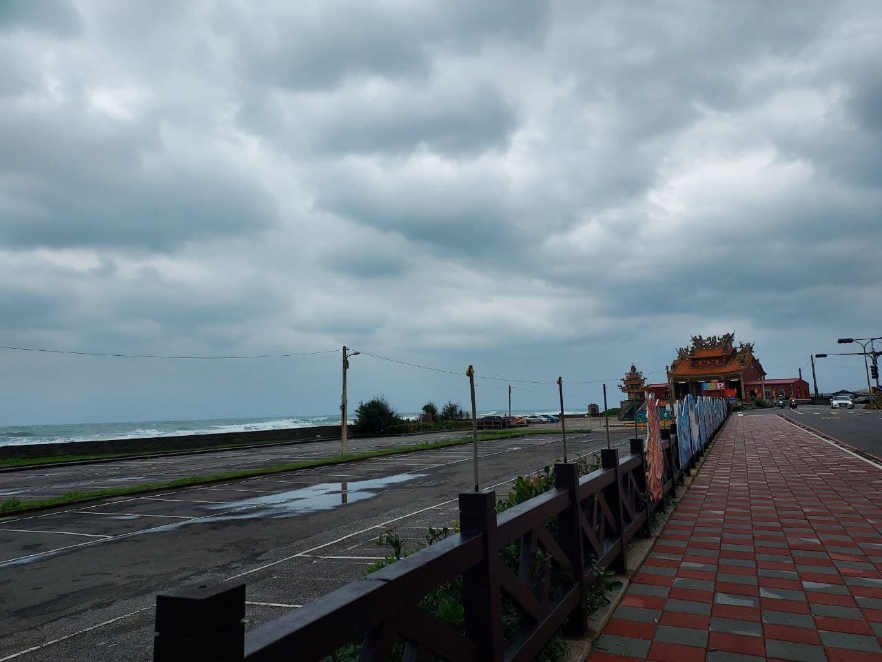新北北海岸┃石門一日行程 冬天跑去「石門洞」海岸風大好冷  沿路看海 新北最北端