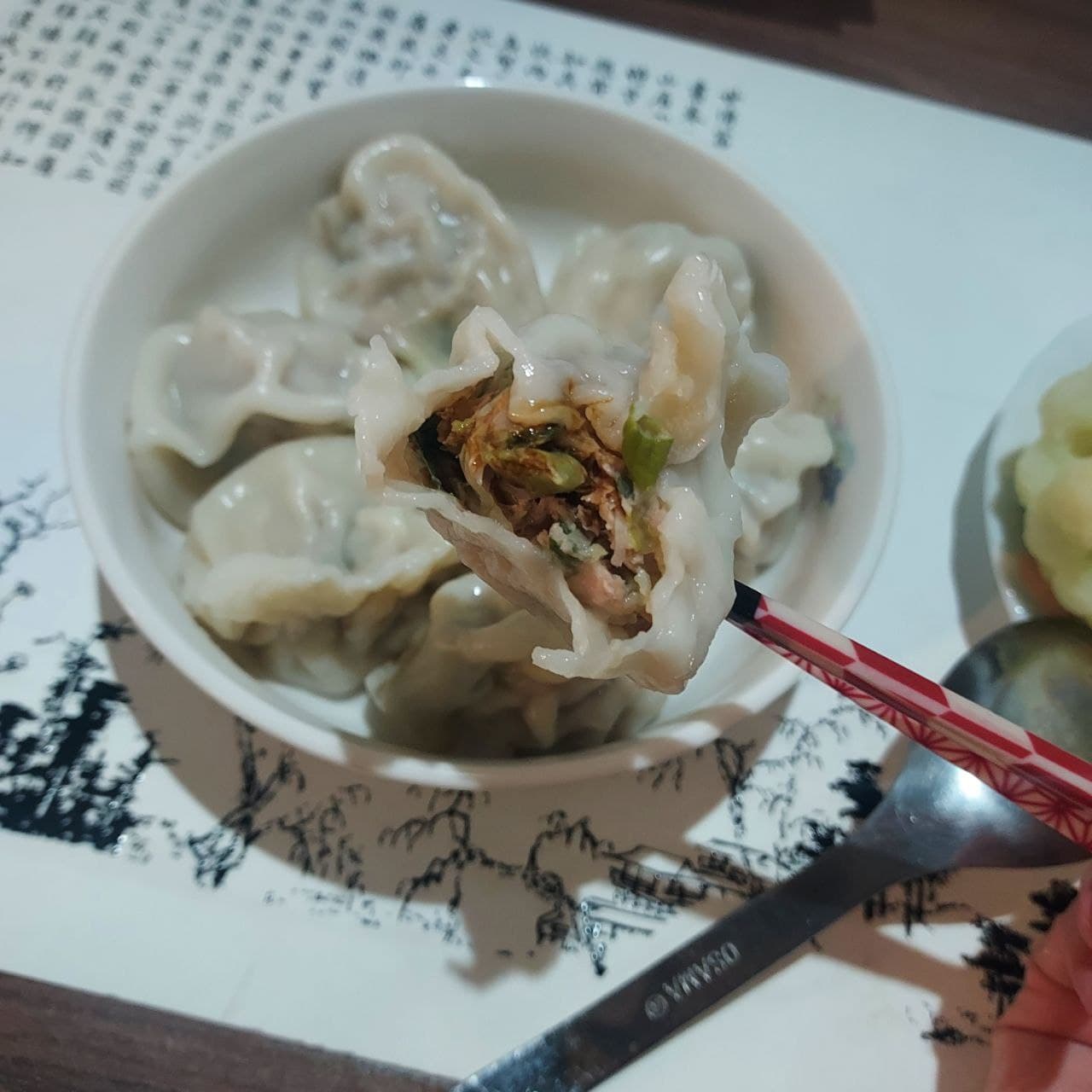 生活分享┃吳媽媽手作料理 祖傳鹹粿(鹹年糕) 手工水餃超大顆