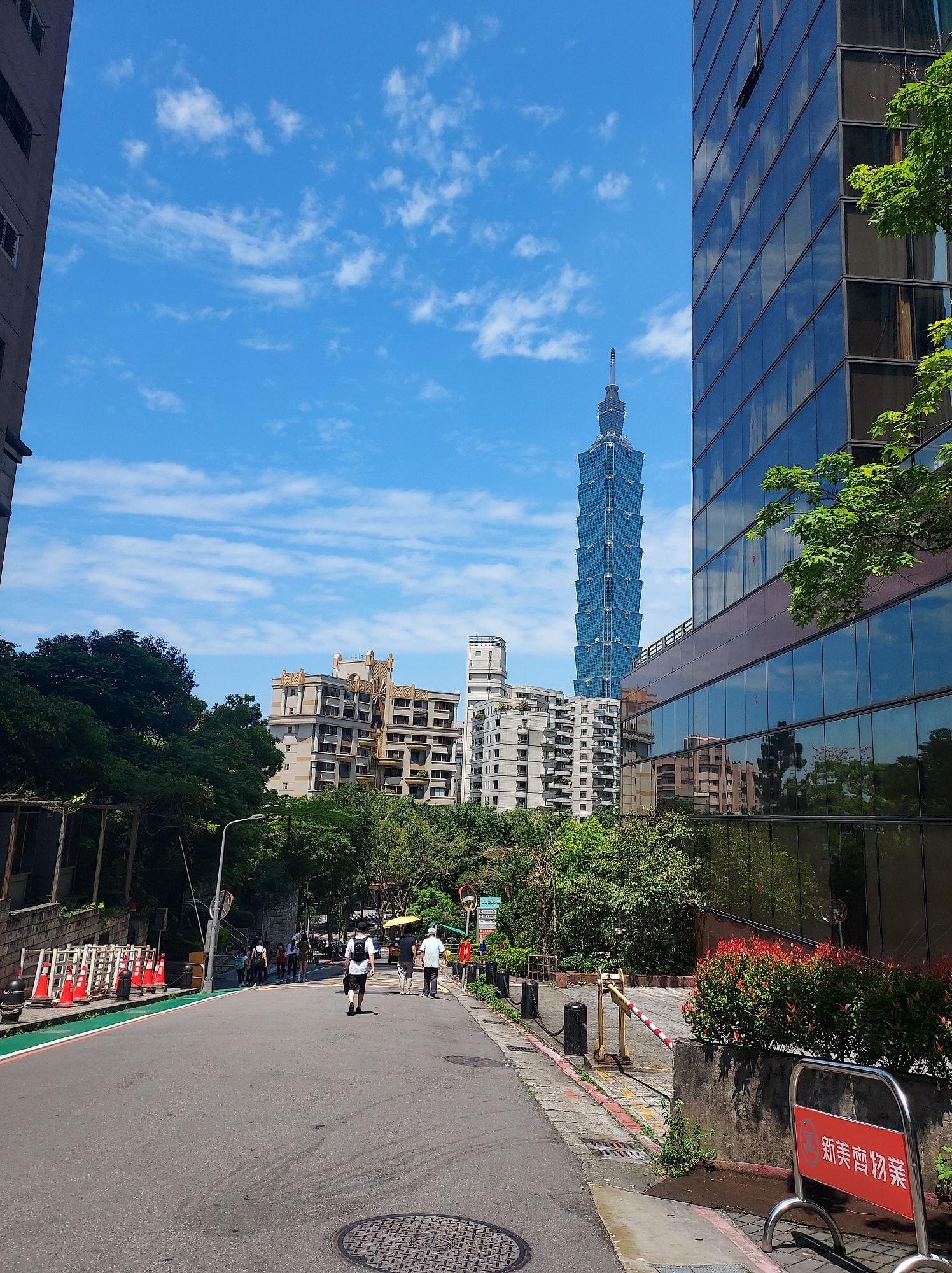 台北爬山┃一個人走「象山步道」圖多 拇指山山頂101風景太美 一個早上走完 六巨石 一個人走步道
