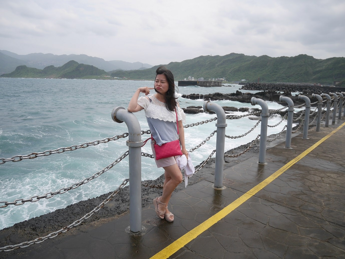 新北東北角︱夜宿車泊醒來就是海 貢寮金沙灣海濱公園+基隆潮境公園+九份 一日行程 媽咪早午餐蔥抓餅讚