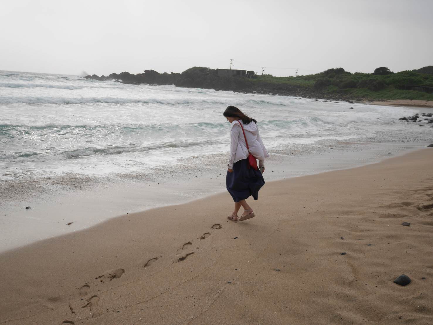 新北東北角︱夜宿車泊醒來就是海 貢寮金沙灣海濱公園+基隆潮境公園+九份 一日行程 媽咪早午餐蔥抓餅讚