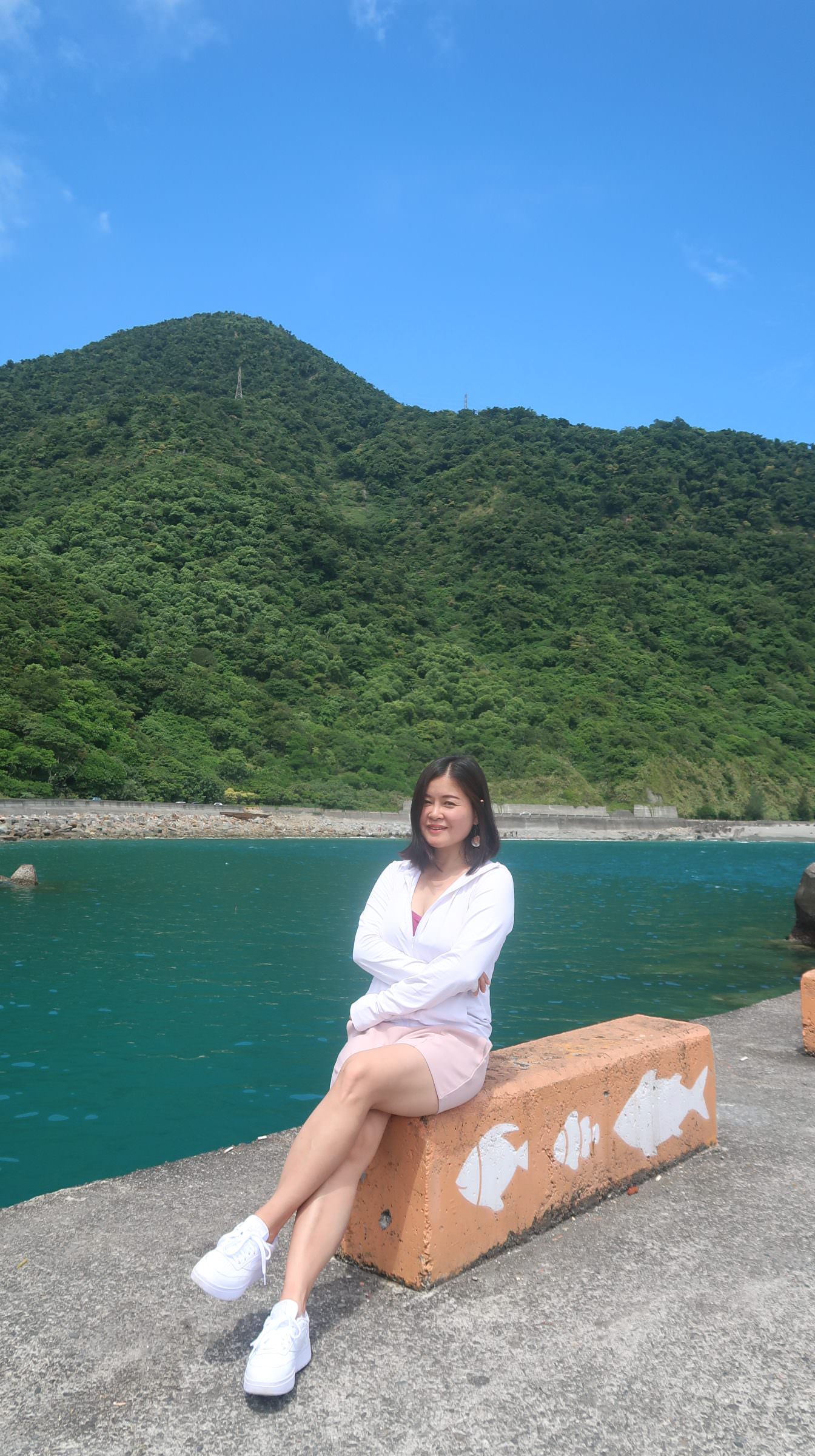 宜蘭東澳︱一日秘境行程 絕美粉鳥林漁港沙灘 阿滿姨吃海鮮 礁溪猴洞坑瀑布 奕順軒買牛舌餅