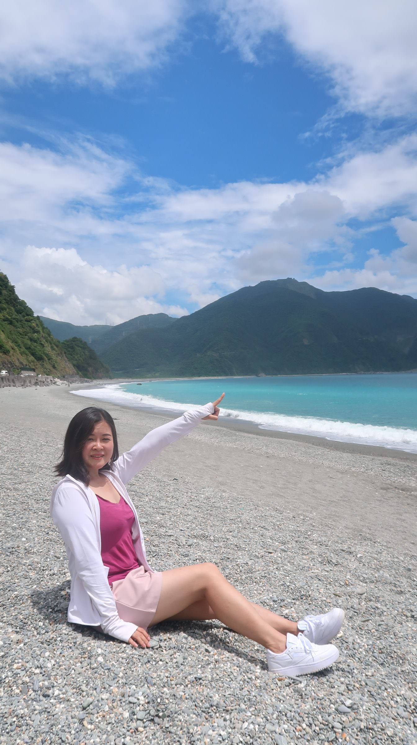 宜蘭東澳︱一日秘境行程 絕美粉鳥林漁港沙灘 阿滿姨吃海鮮 礁溪猴洞坑瀑布 奕順軒買牛舌餅