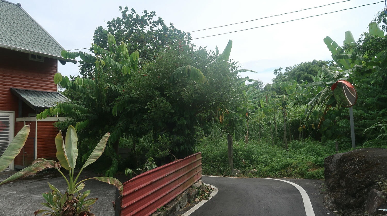 宜蘭東澳︱一日秘境行程 絕美粉鳥林漁港沙灘 阿滿姨吃海鮮 礁溪猴洞坑瀑布 奕順軒買牛舌餅