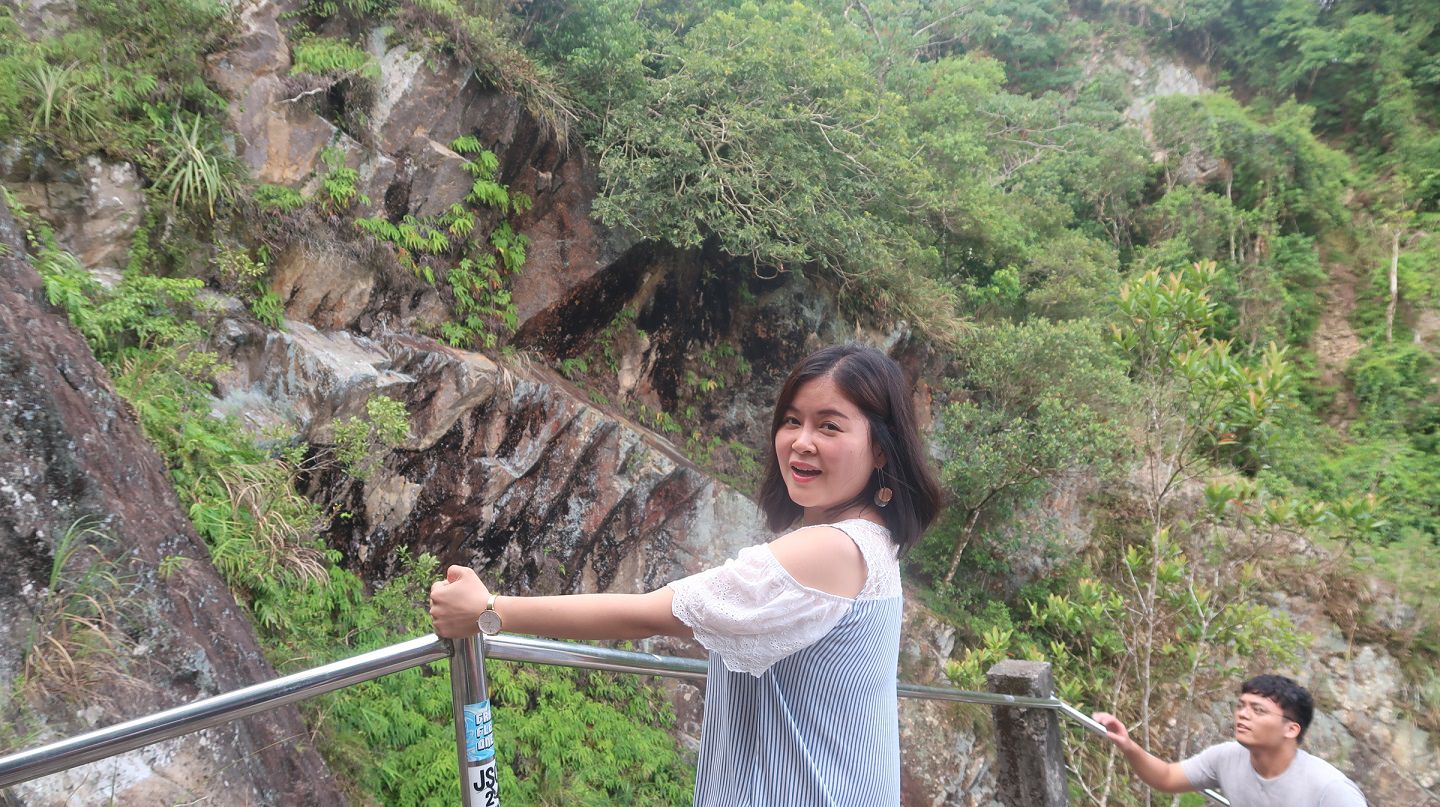 宜蘭東澳︱一日秘境行程 絕美粉鳥林漁港沙灘 阿滿姨吃海鮮 礁溪猴洞坑瀑布 奕順軒買牛舌餅