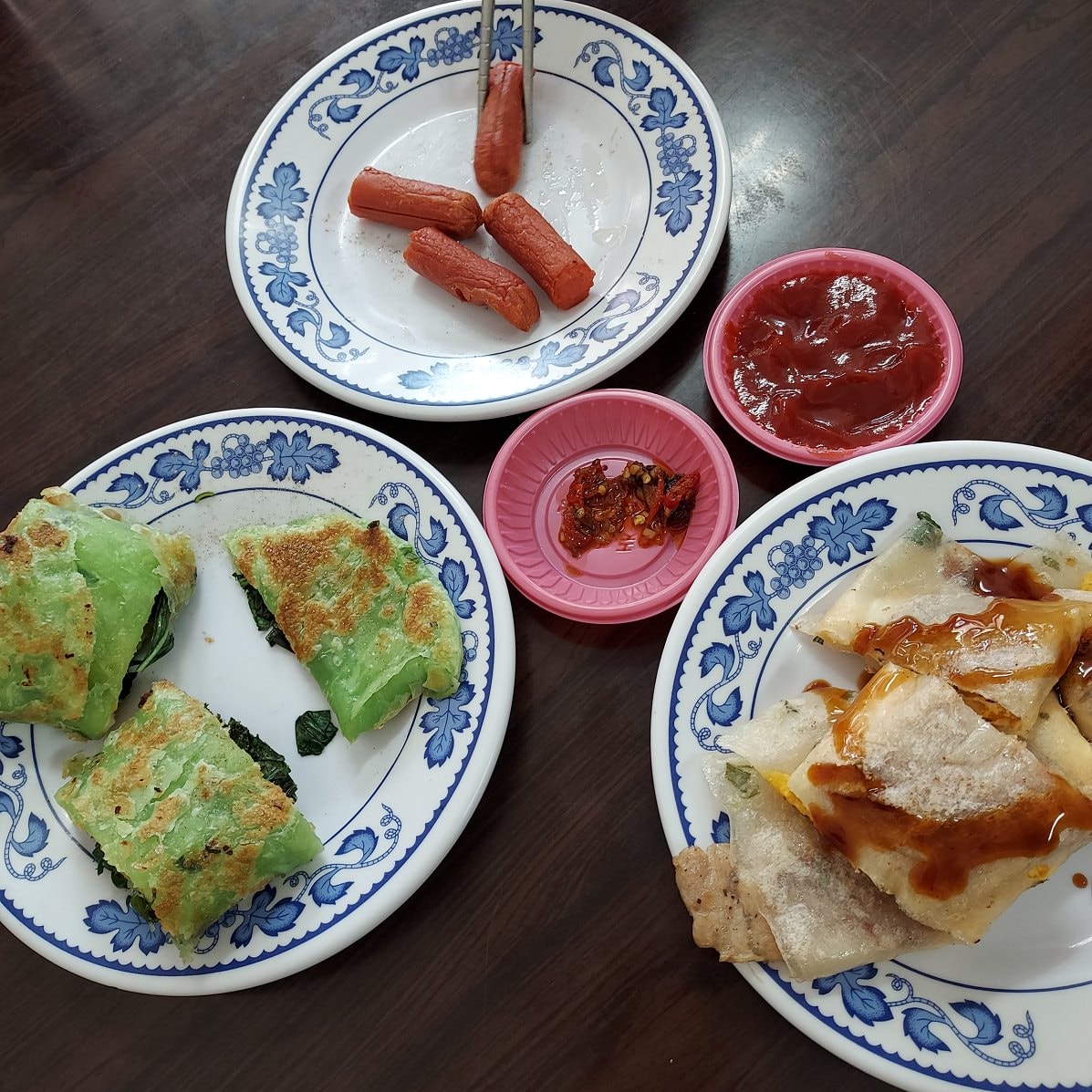 新北東北角︱夜宿車泊醒來就是海 貢寮金沙灣海濱公園+基隆潮境公園+九份 一日行程 媽咪早午餐蔥抓餅讚