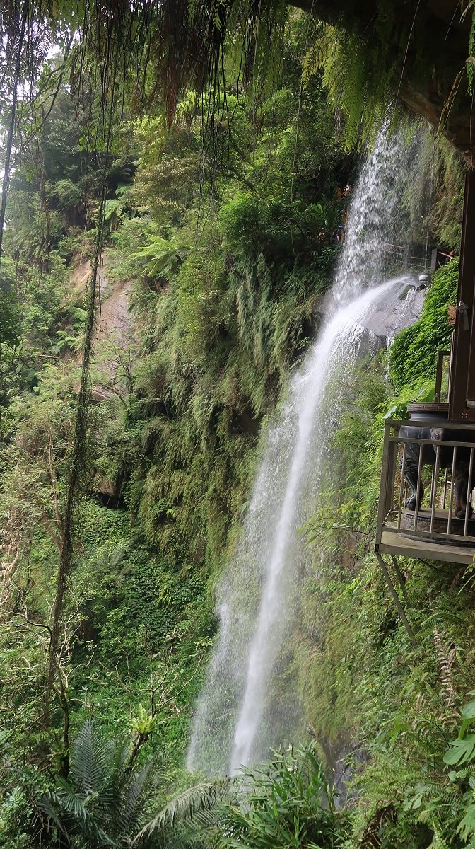 新北爬山┃公車可達 新店銀河洞越嶺登山步道 瀑布仙氣逼人 鵝角格山登頂 走去木柵貓空泡茶 - 第5張圖 新北爬山┃公車可達 新店銀河洞越嶺登山步道 瀑布仙氣逼人 鵝角格山登頂 走去木柵貓空泡茶