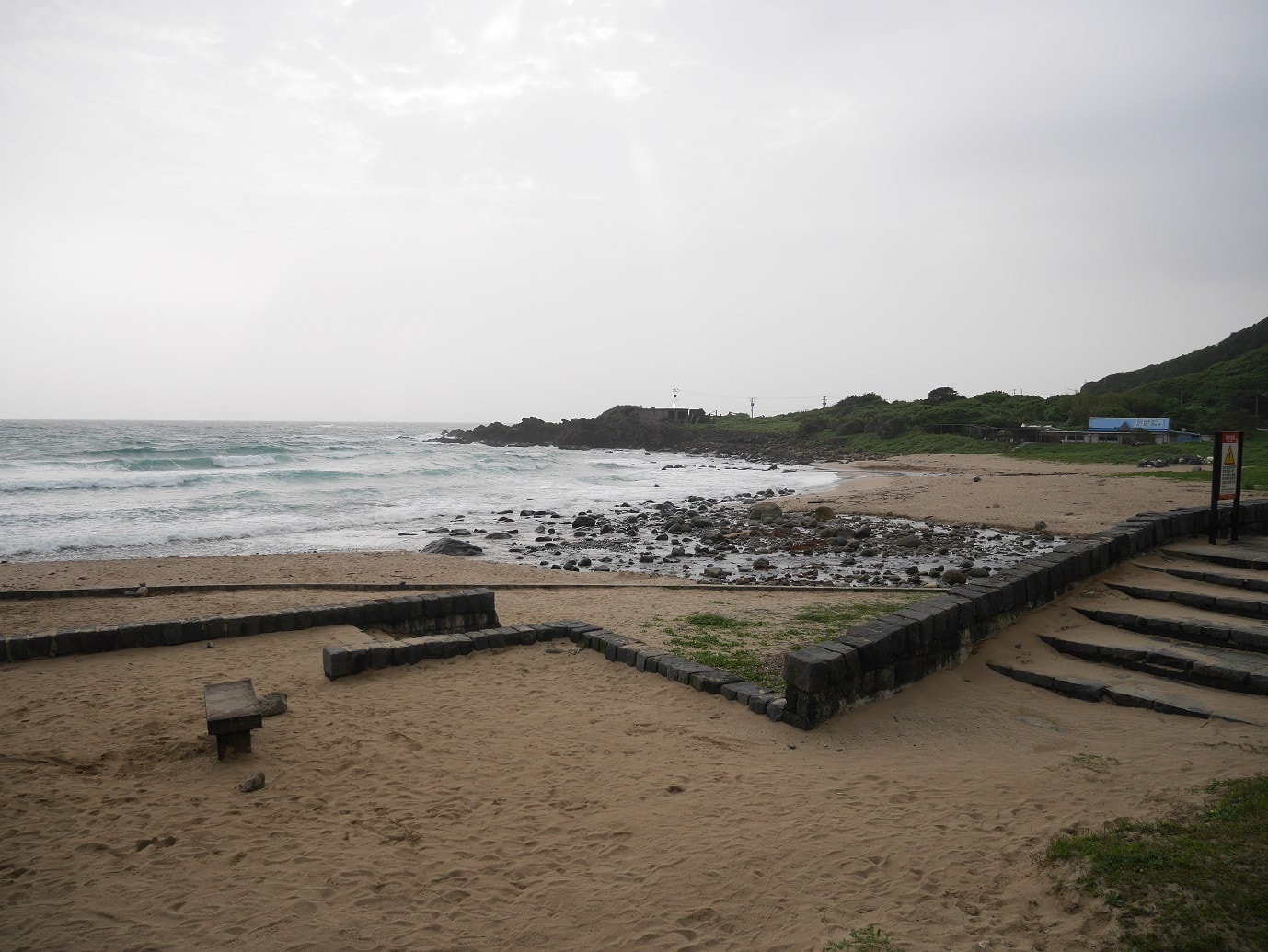 新北東北角︱夜宿車泊醒來就是海 貢寮金沙灣海濱公園+基隆潮境公園+九份 一日行程 媽咪早午餐蔥抓餅讚