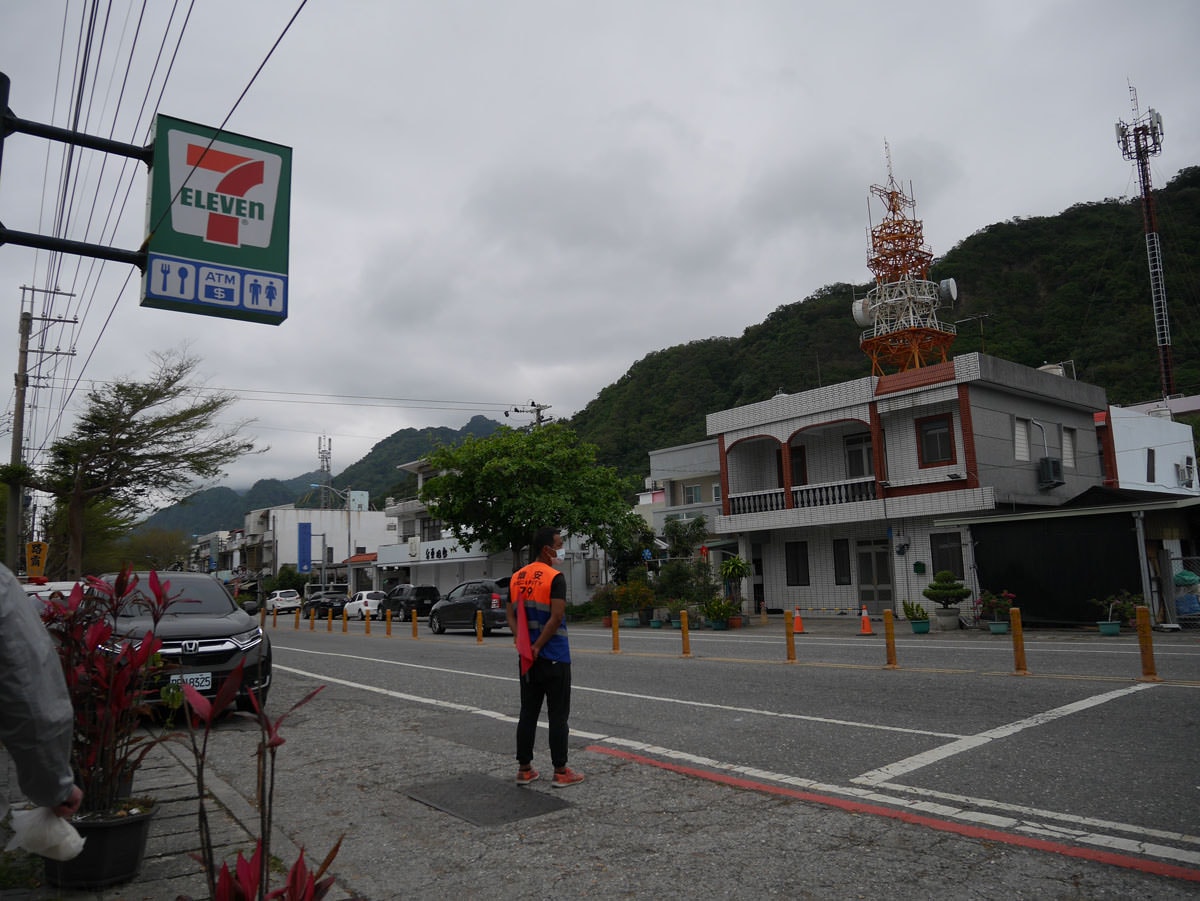 台東成功︱台東東海岸天空之鏡 巴茲風岸(都歷沙灘) 一日行程這樣排 順路吃東河包子 天天向上水往上流 - 第11張圖 台東成功︱台東東海岸天空之鏡 巴茲風岸(都歷沙灘) 一日行程這樣排 順路吃東河包子 天天向上水往上流