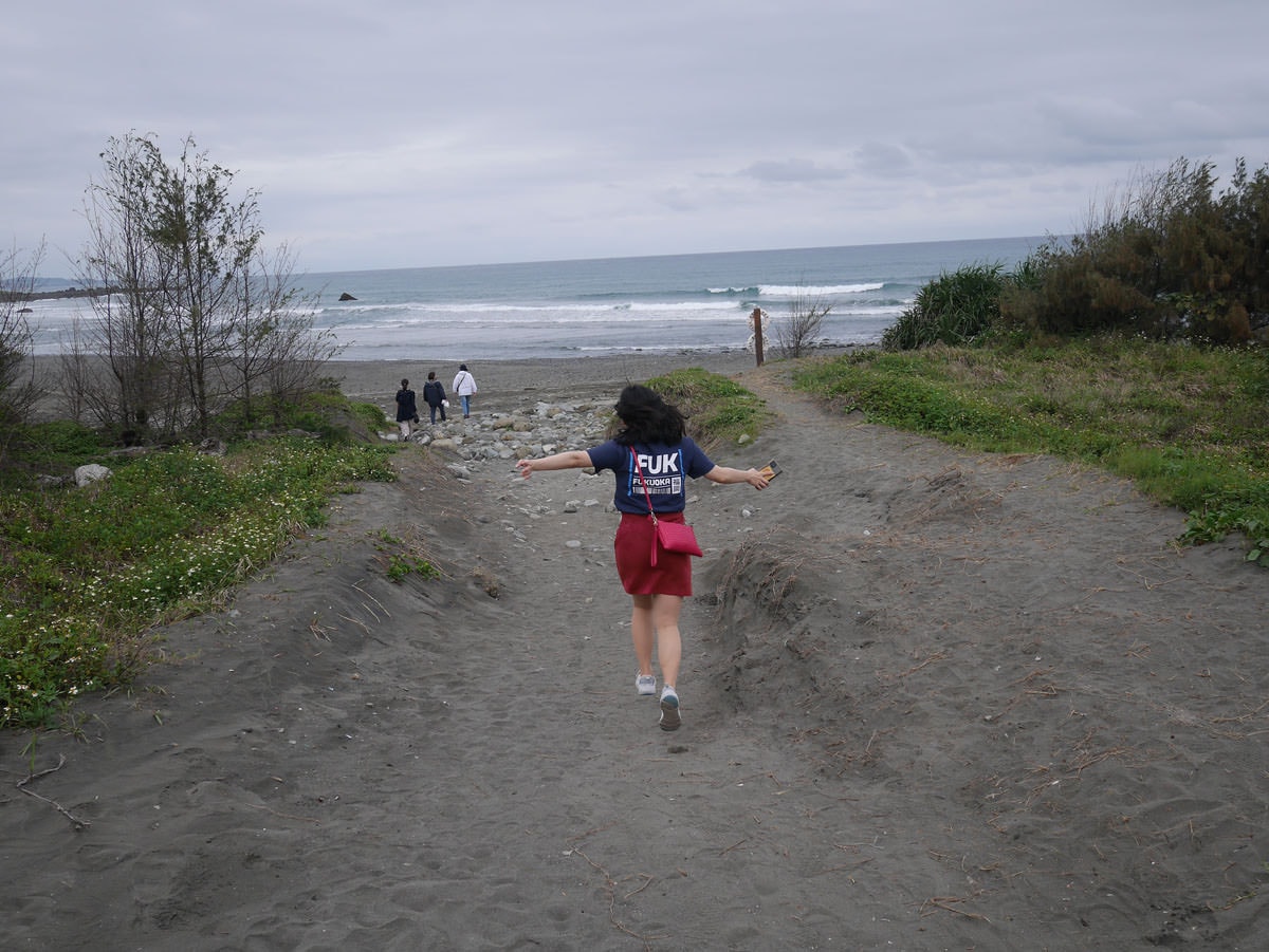 台東成功︱台東東海岸天空之鏡 巴茲風岸(都歷沙灘) 一日行程這樣排 順路吃東河包子 天天向上水往上流 - 第18張圖 台東成功︱台東東海岸天空之鏡 巴茲風岸(都歷沙灘) 一日行程這樣排 順路吃東河包子 天天向上水往上流