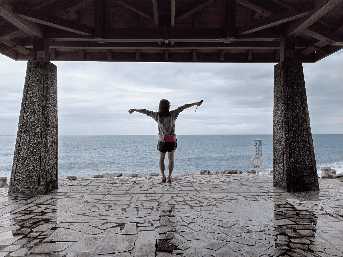 花蓮新城┃一日行程 夜宿車泊早晨迎七星潭 新城早餐 月牙灣觀海區 新城老街 貨櫃星巴客 老鋪珈啡鋪子