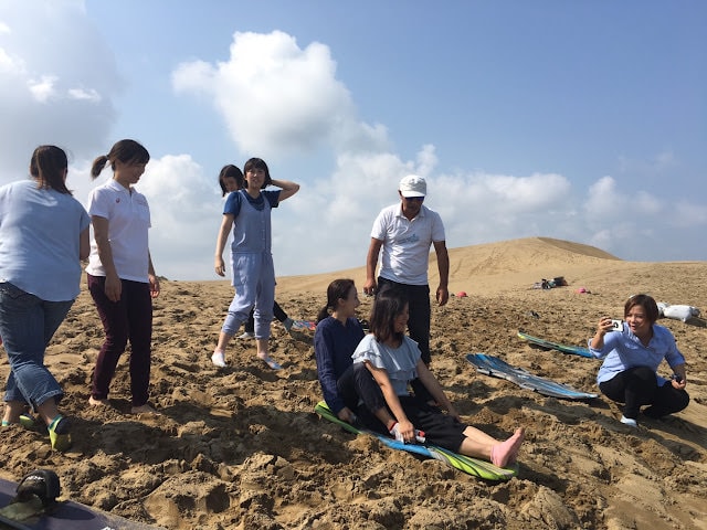 日本山陰山陽︱我愛的鳥取 三小時計程車2000日幣 白兔神社祈求結緣 砂丘滑砂板好玩 和牛火鍋 砂場咖啡