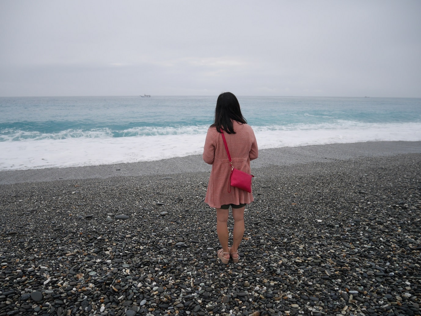 花蓮新城┃一日行程 夜宿車泊早晨迎七星潭 新城早餐 月牙灣觀海區 新城老街 貨櫃星巴客 老鋪珈啡鋪子