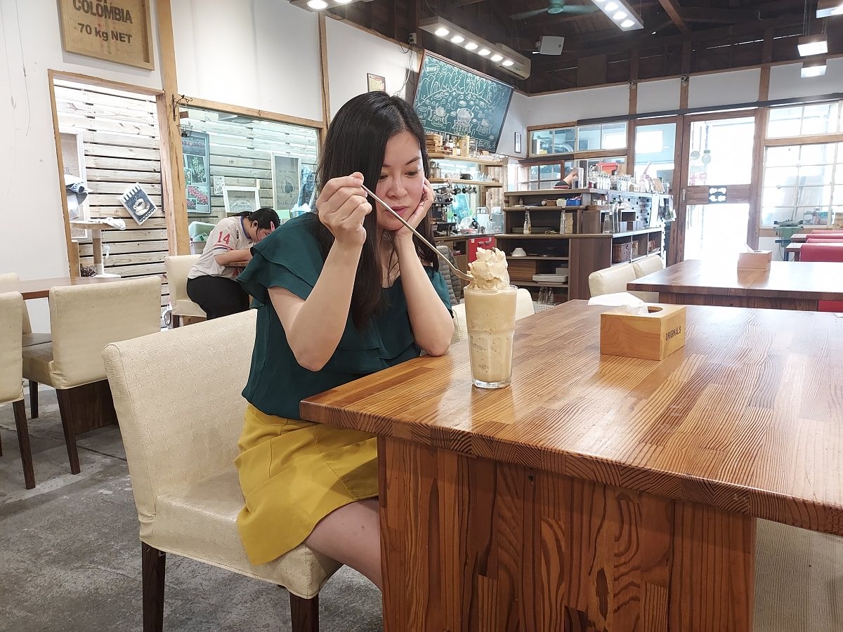 花蓮新城┃一日行程 夜宿車泊早晨迎七星潭 新城早餐 月牙灣觀海區 新城老街 貨櫃星巴客 老鋪珈啡鋪子