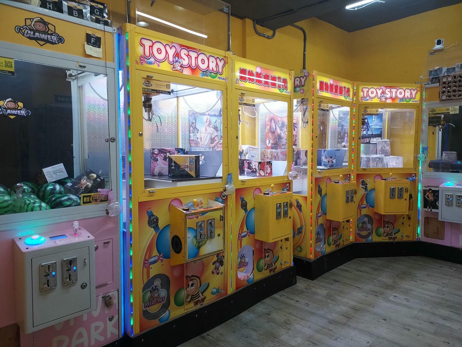 台湾クレーンゲーム店舗┃道で歩いたら、無人店舗が多くて、しかも機種も新しくて種類も豊富だね。