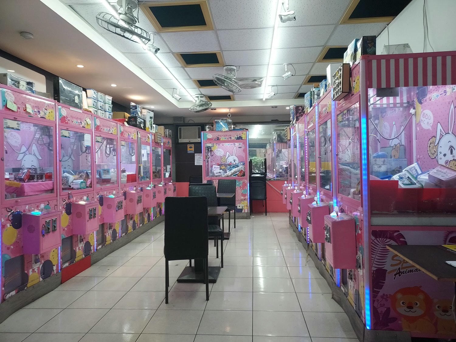 台湾クレーンゲーム店舗┃道で歩いたら、無人店舗が多くて、しかも機種も新しくて種類も豊富だね。