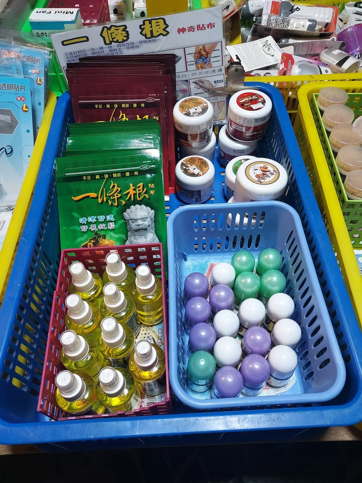 台湾朝市┃何でも売っている。服、雑貨、靴など、朝市が好きなお母さん達は毎日行くよ(朝市→菜市場)台湾旅行