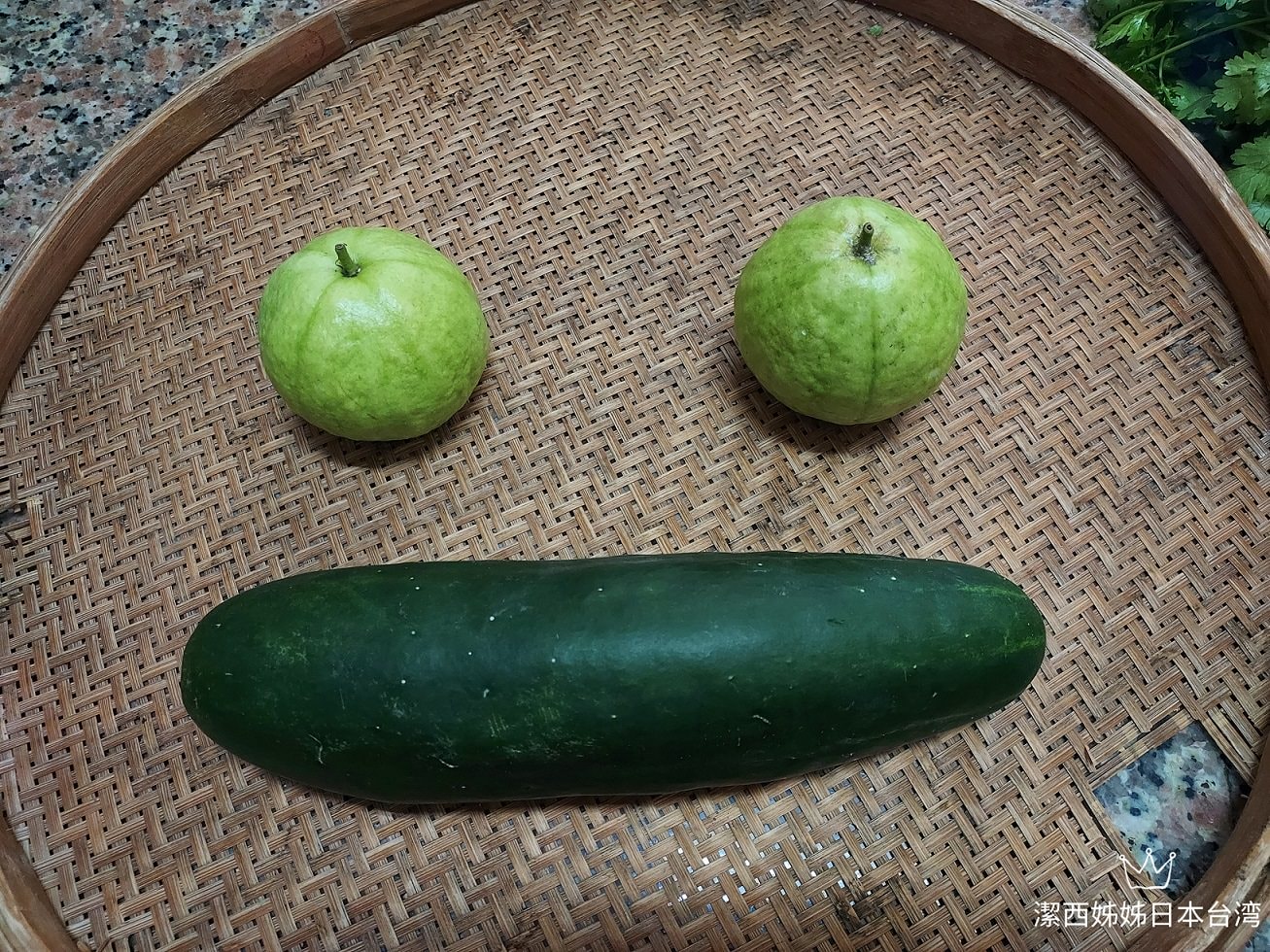 生活分享︱爸爸種菜日常越來越精彩  芭樂贏過菜市場 茄子皮薄超香 蔥直接炒也好吃 無農菜用心認證