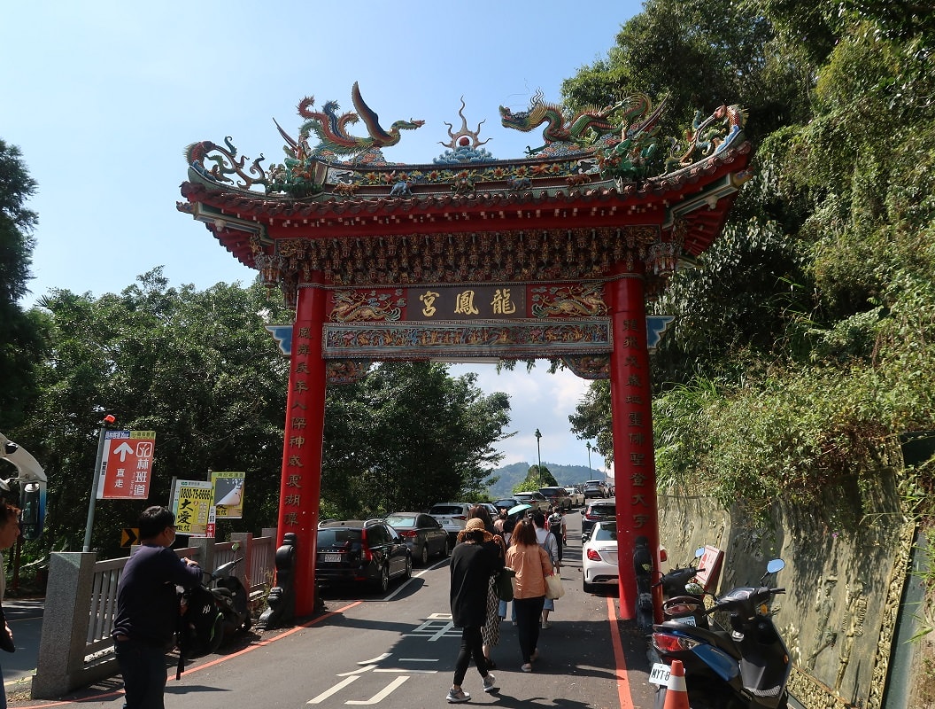 南投魚池┃一日行程求緣份  月老廟龍鳳宮+單車遊日月潭 景色喜美遇見落雨松好浪漫