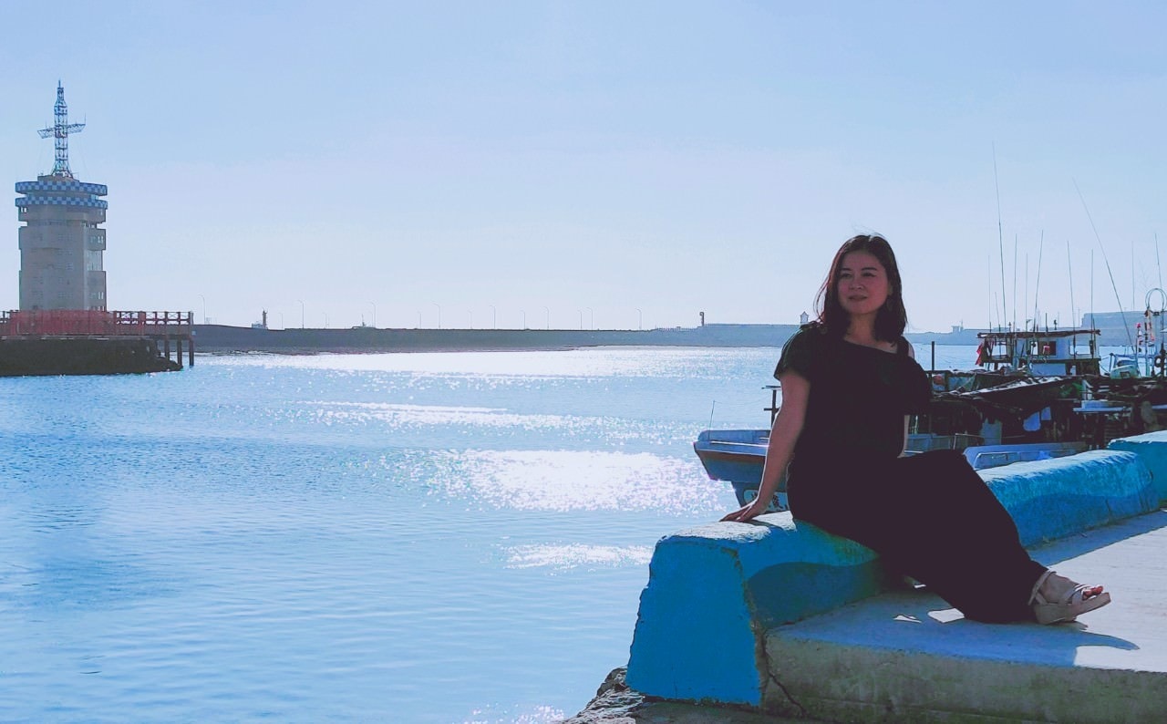 台中梧棲┃最大梧棲漁港觀光漁市 烤花枝今好呷 轉型網美漁港 最美夕陽「高美濕地」這黃昏浪漫極了