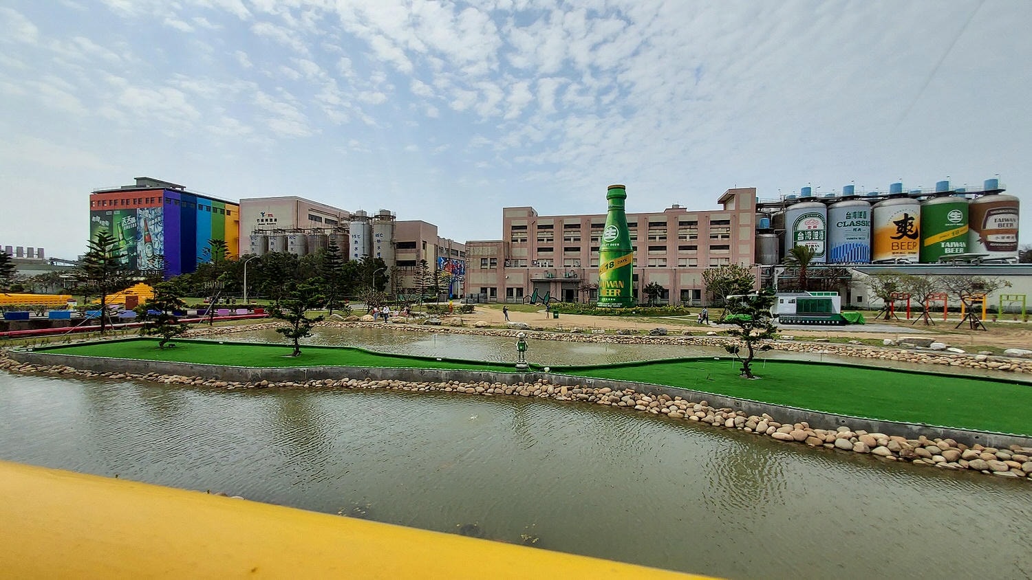 竹苗竹南芎林┃一日行程竹南后厝龍鳳宫 竹南啤酒啤廠 吃阿東窯烤雞 飛鳳山古道爬山 朝聖全台最高威嚴媽祖