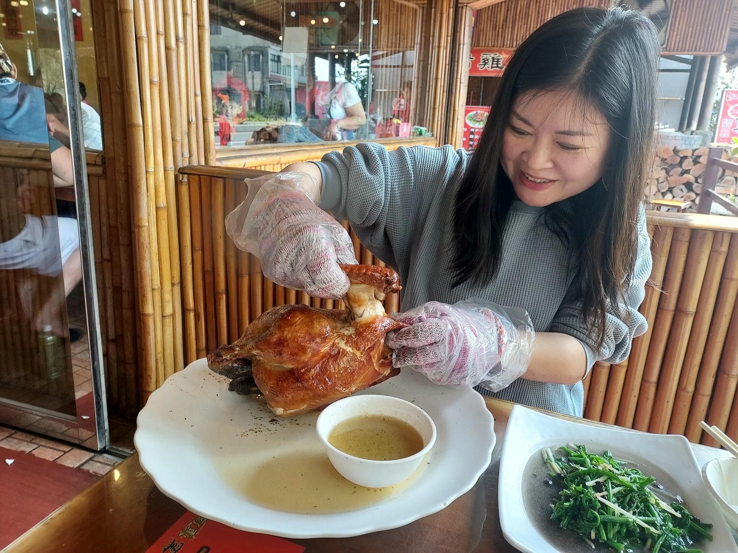 竹苗竹南芎林┃一日行程竹南后厝龍鳳宫 竹南啤酒啤廠 吃阿東窯烤雞 飛鳳山古道爬山 朝聖全台最高威嚴媽祖