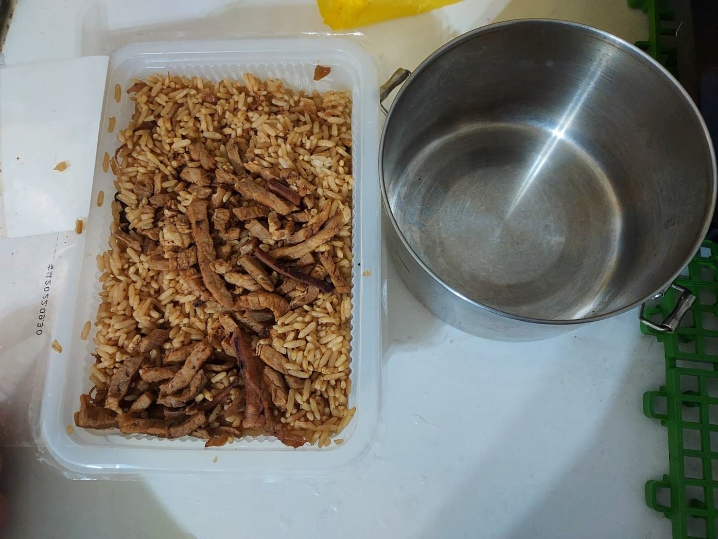 小資開箱┃上班族三餐最方便「冊子油飯」即享餐盒 租屋族一台電鍋搞定 栗子素油飯超推 吃很飽