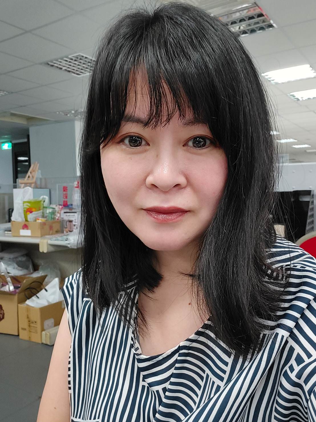 小資開箱┃唇色關係妳的氣色「ENSWLE璦絲兒」四色口紅唇膏 保濕亮度佳 無負擔彩妝 優雅從口紅開始 - 第20張圖 小資開箱┃唇色關係妳的氣色「ENSWLE璦絲兒」四色口紅唇膏 保濕亮度佳 無負擔彩妝 優雅從口紅開始