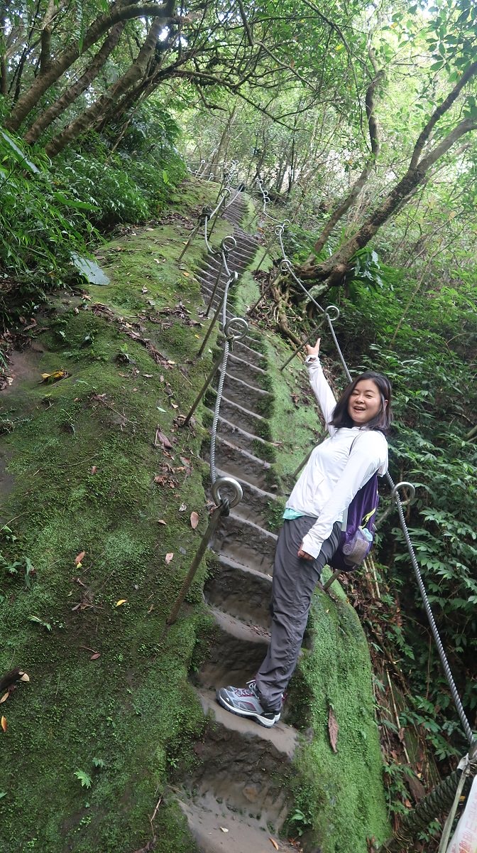 新北平溪┃平溪爬山 素人挑戰垂直崖壁 平溪孝子山・慈母峰・普陀峰 征服阧峭石階 難忘登頂風景