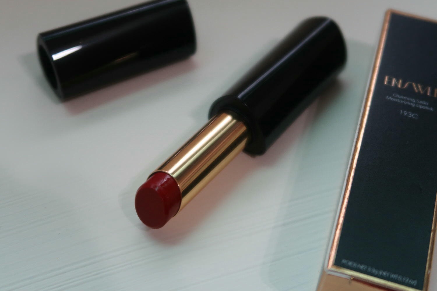 小資開箱┃唇色關係妳的氣色「ENSWLE璦絲兒」四色口紅唇膏 保濕亮度佳 無負擔彩妝 優雅從口紅開始 - 第10張圖 小資開箱┃唇色關係妳的氣色「ENSWLE璦絲兒」四色口紅唇膏 保濕亮度佳 無負擔彩妝 優雅從口紅開始