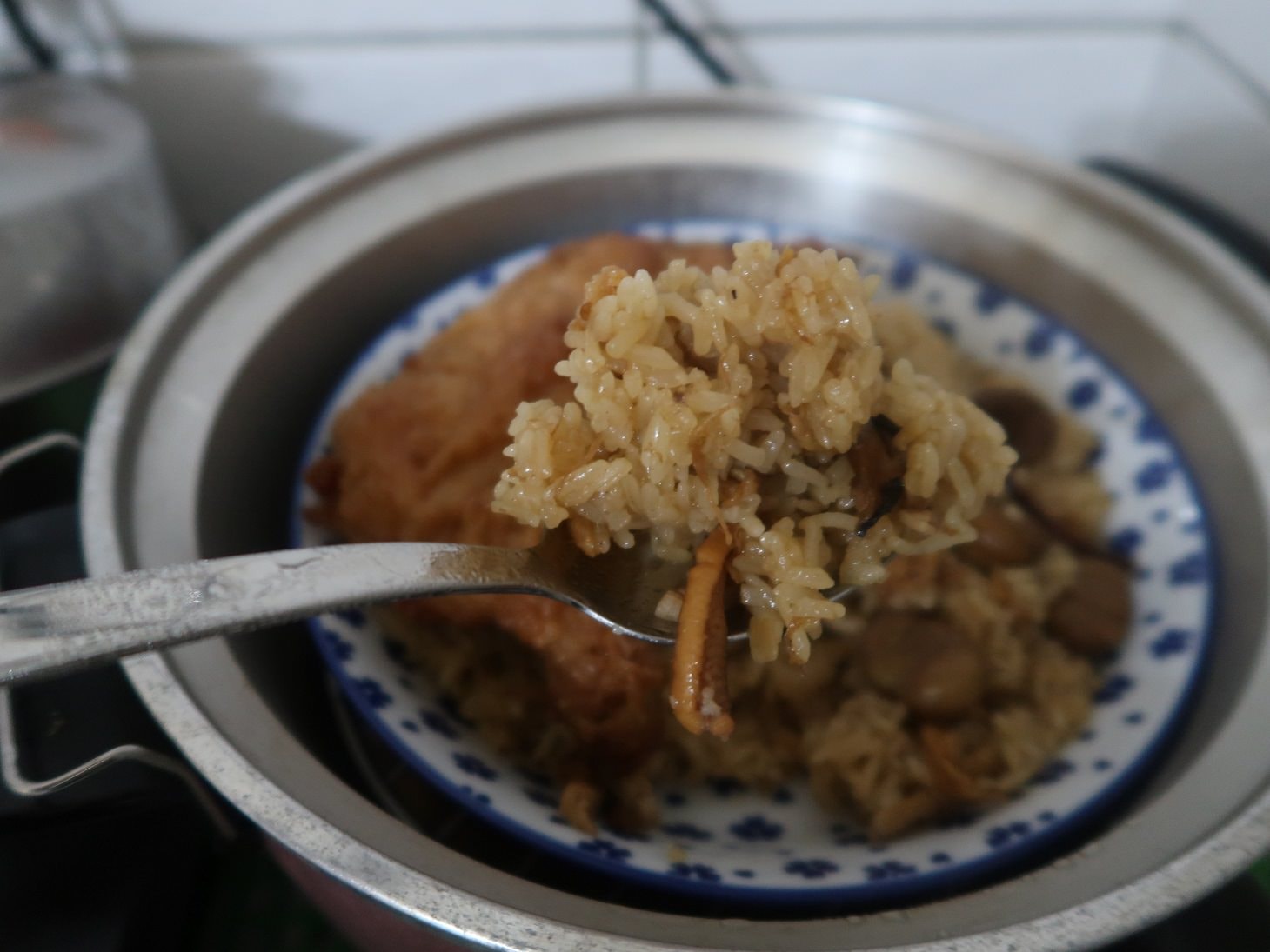小資開箱┃上班族三餐最方便「冊子油飯」即享餐盒 租屋族一台電鍋搞定 栗子素油飯超推 吃很飽