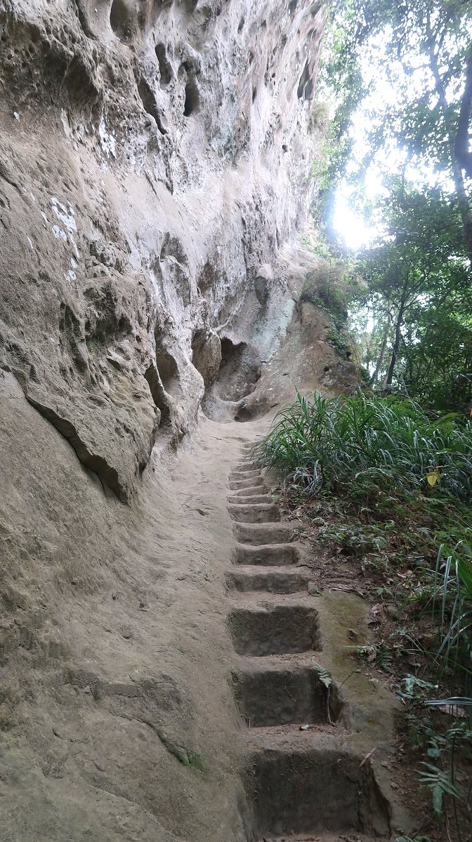 新北平溪┃平溪爬山 素人挑戰垂直崖壁 平溪孝子山・慈母峰・普陀峰 征服阧峭石階 難忘登頂風景
