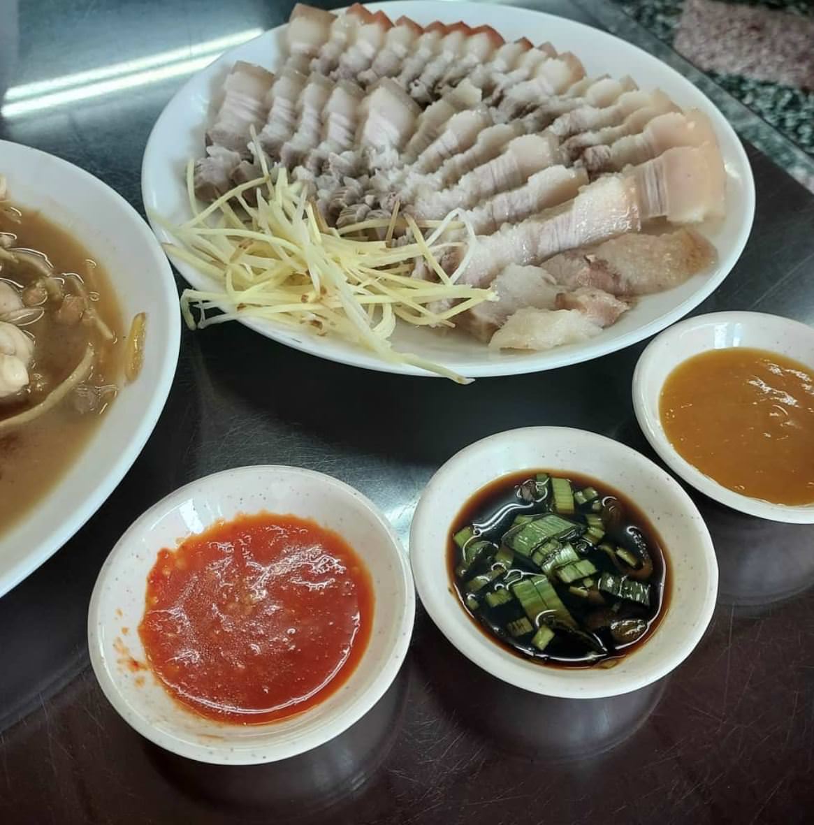 苗栗獅潭┃一日行程~苗栗賞櫻「協雲宮櫻花步道」順路吃「桃之屋」公館超親民道地客家料理