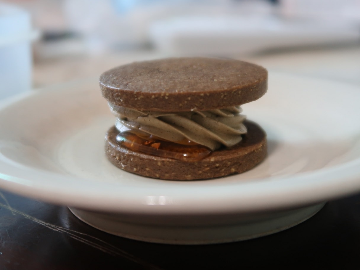 小資開箱┃送禮推薦美菓Mikashi 清爽好吃「厚餡奶霜餅乾」 招牌「鹽之花牛奶糖」自家熬煮不黏牙每天都想吃