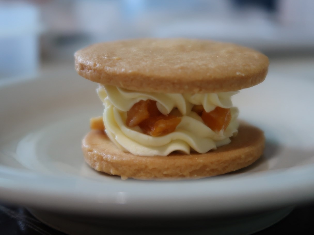 小資開箱┃送禮推薦美菓Mikashi 清爽好吃「厚餡奶霜餅乾」 招牌「鹽之花牛奶糖」自家熬煮不黏牙每天都想吃