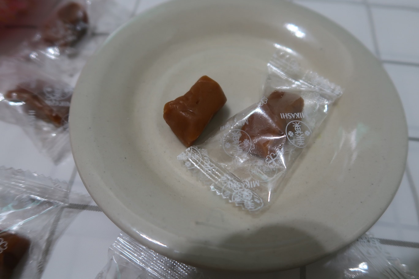 小資開箱┃送禮推薦美菓Mikashi 清爽好吃「厚餡奶霜餅乾」 招牌「鹽之花牛奶糖」自家熬煮不黏牙每天都想吃