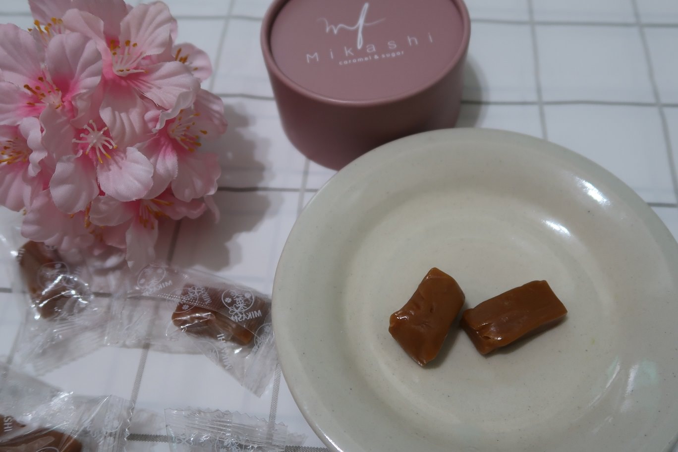 小資開箱┃送禮推薦美菓Mikashi 清爽好吃「厚餡奶霜餅乾」 招牌「鹽之花牛奶糖」自家熬煮不黏牙每天都想吃