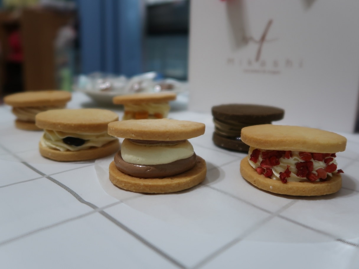 小資開箱┃送禮推薦美菓Mikashi 清爽好吃「厚餡奶霜餅乾」 招牌「鹽之花牛奶糖」自家熬煮不黏牙每天都想吃