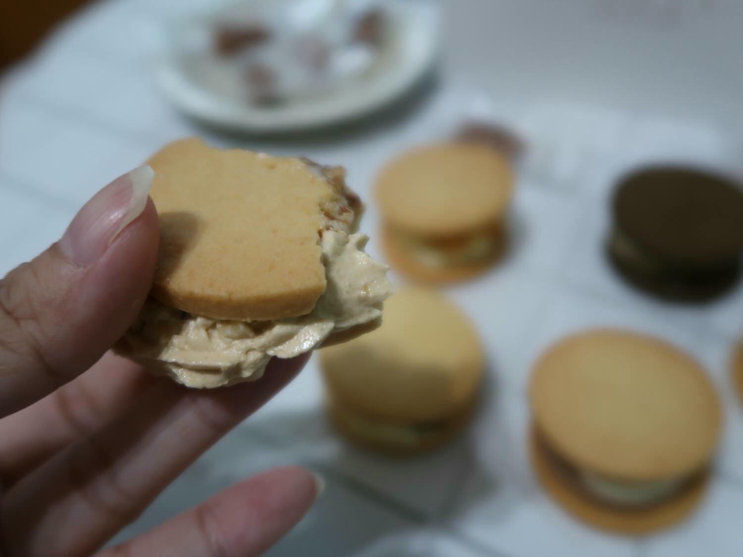 小資開箱┃送禮推薦美菓Mikashi 清爽好吃「厚餡奶霜餅乾」 招牌「鹽之花牛奶糖」自家熬煮不黏牙每天都想吃