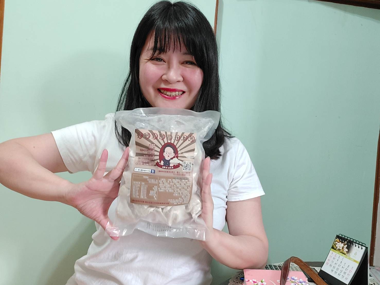 小資開箱┃民生社區 阿霞阿嬤水餃「辣隻豬餃」秘制香辣粉 皮Q飽滿用料實在 肉汁鮮美 冷凍水餃大推薦!