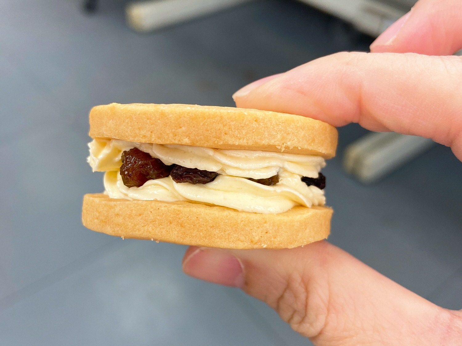 小資開箱┃送禮推薦美菓Mikashi 清爽好吃「厚餡奶霜餅乾」 招牌「鹽之花牛奶糖」自家熬煮不黏牙每天都想吃