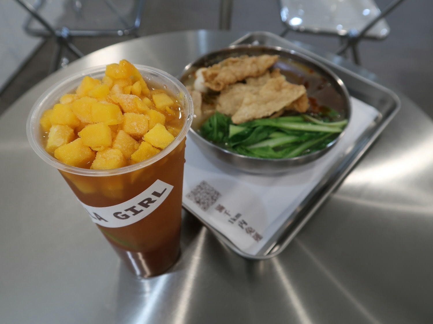 台北中山┃微辣女孩Weila Girl螺螄粉/酸辣粉專賣店附菜單「鴨血螺獅粉+芒芒水果茶」超讚 近捷運中山國中