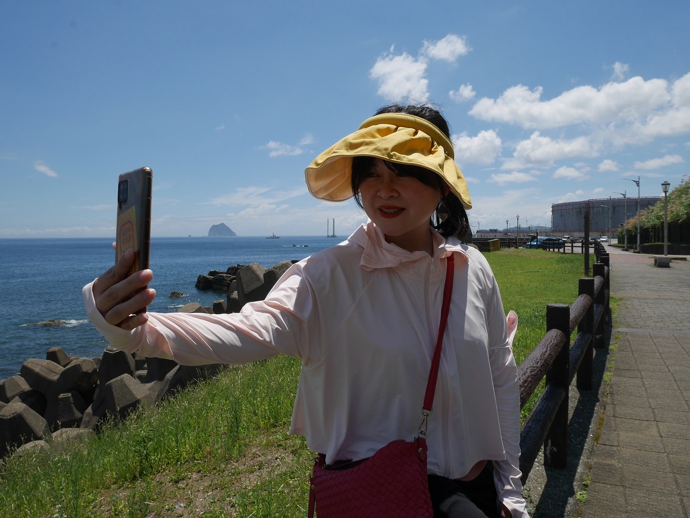 防曬推薦┃「冰感穿整天」冰薄抗UV防曬蕉下BENEUNDER貝殼帽 外套 袖套 護眼角口罩 修飾身型材質超好必備